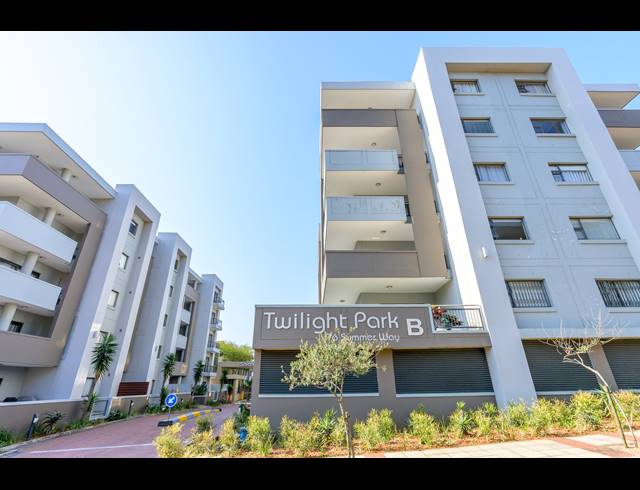 2 BEDROOM APARTMENT FOR SALE IN UMHLANGA RIDGE